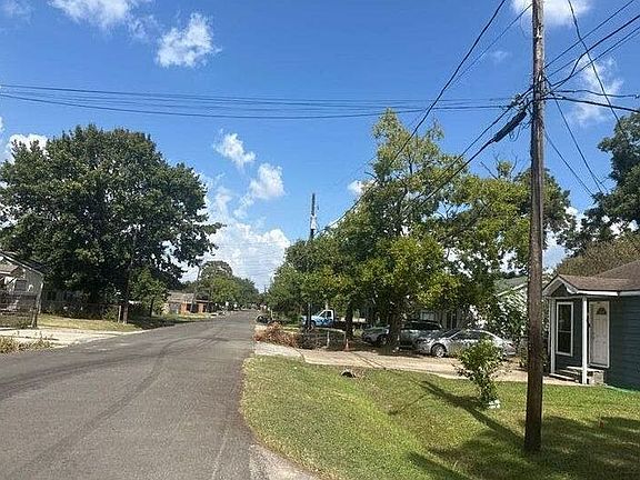 4th image of 6821 Appleton St