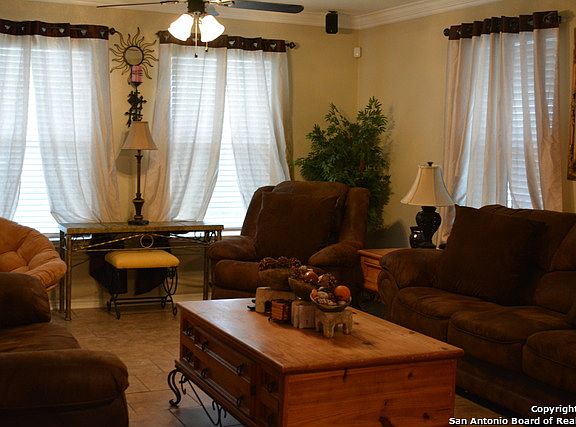 5th image of 2214 Glen Ivy Dr