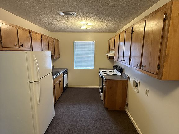 3rd image of 2404 McConnell Cir