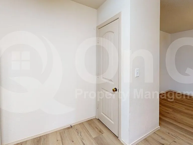 2335 N Elm St #1 — Photo 13