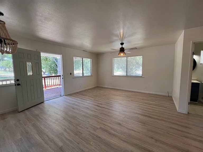 10125 Atascadero Ave #B — Photo 6