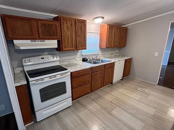 4th image of 315 W Pine Lake Cir