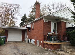 1284 Pharmacy Ave #4, Toronto, ON M1R 2J2