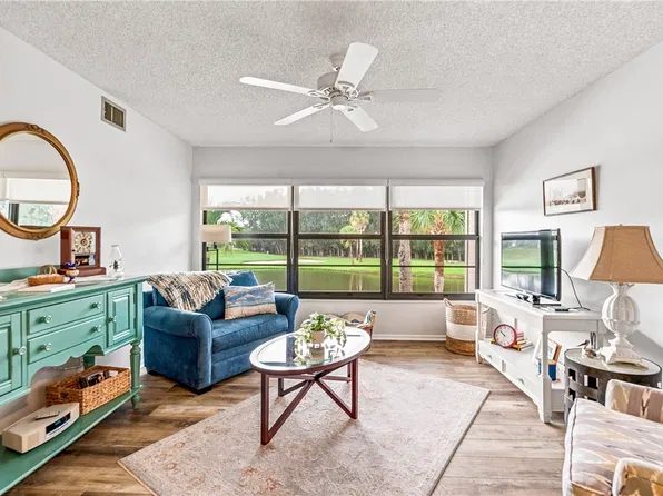 8 Plantation Dr APT 202, Vero Beach, FL 32966