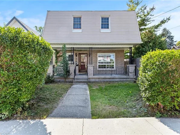 15 McCormick St, Welland, ON L3C 4L8