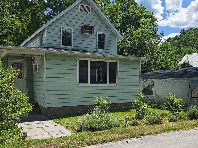 18 Tremper Ave — Photo 1