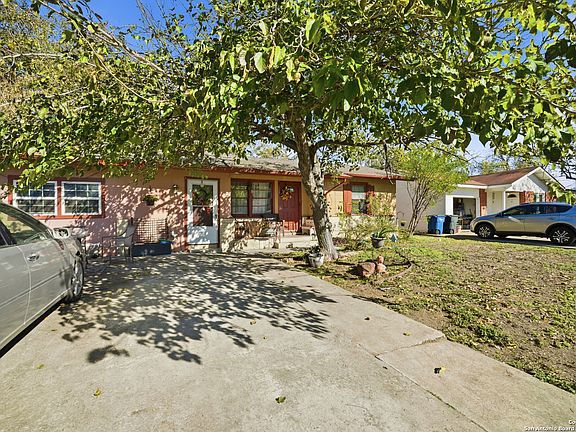 4th image of 235 Meadow