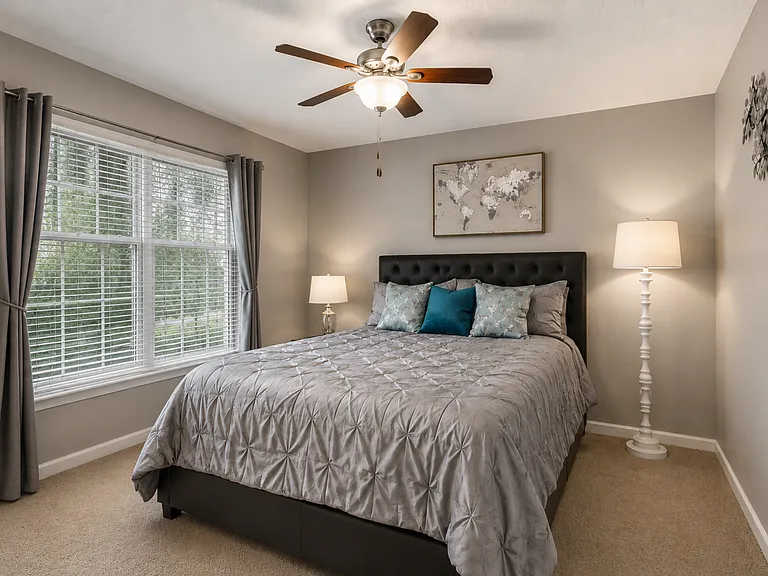 Lenexa Crossing Apartments — Photo 16