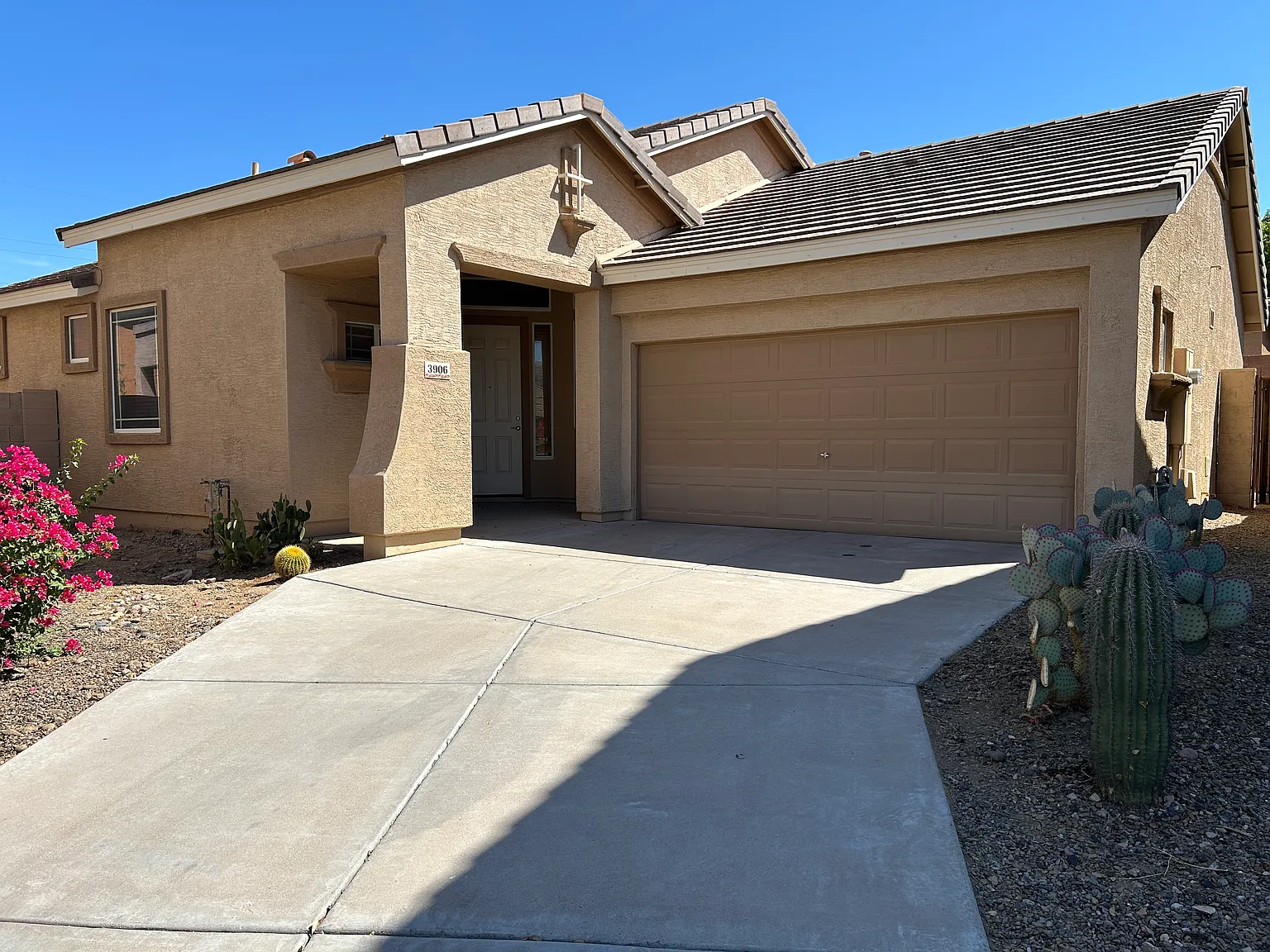 3 bed, 1445 sqft, $2,200 — Photo 2