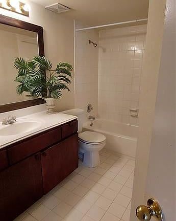 5th image of 2824 S Bartell Dr APT 9