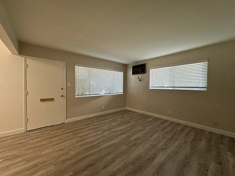 2309 I Street — Photo 6