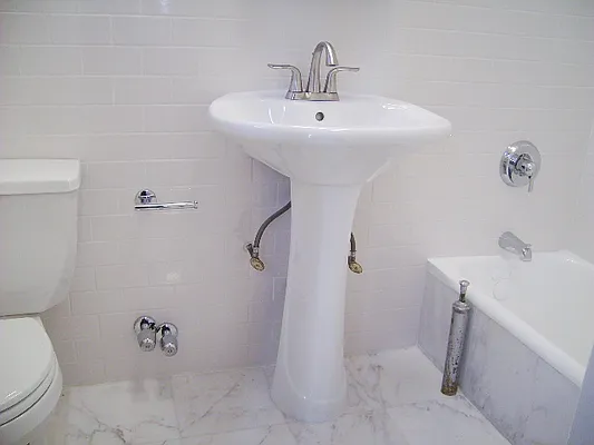 Rented by City Connections Realty | media 12