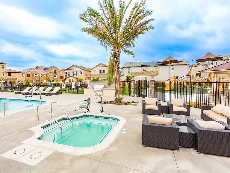 1644 Coral Bells Pl — Photo 22