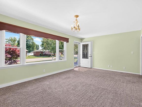 5th image of 108 Mohawk Dr