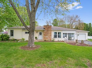 27W340 Washington Ave, Winfield, IL 60190