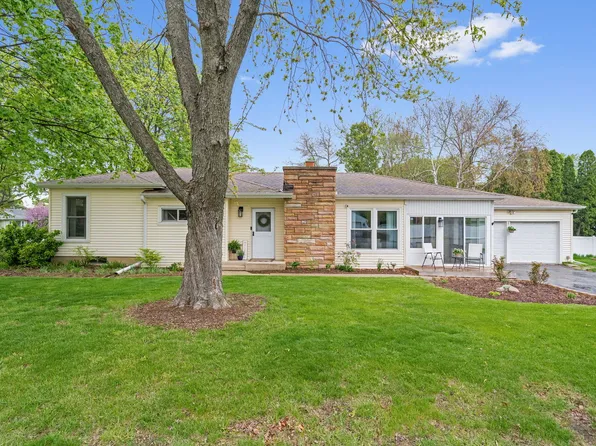 27W340 Washington Ave, Winfield, IL 60190