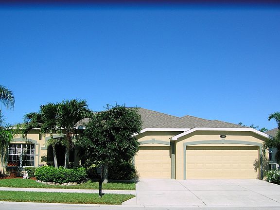 2nd image of 390 Burnt Pine Dr