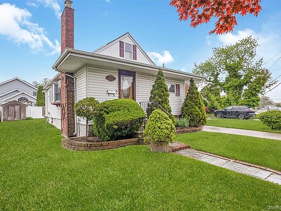 2nd image of 219 Oakview Avenue
