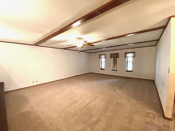 3rd image of 315 Scott Dr