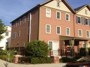 2006 Tsushima St, Hercules, CA 94547