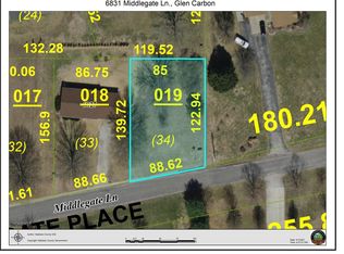 6831 Middlegate Dr, Glen Carbon, IL