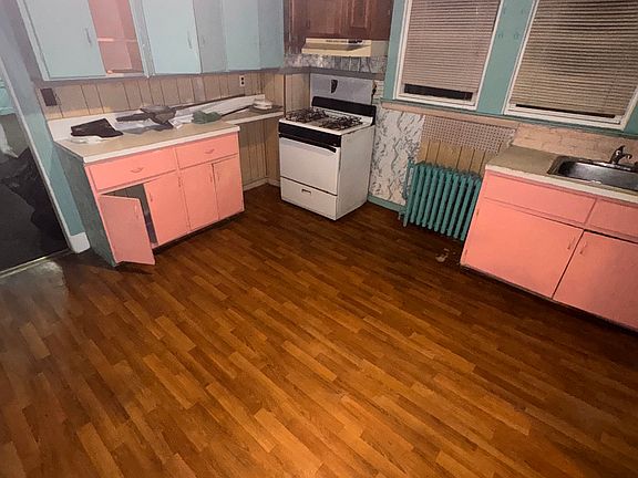 4th image of 165 Campbell Ave #2