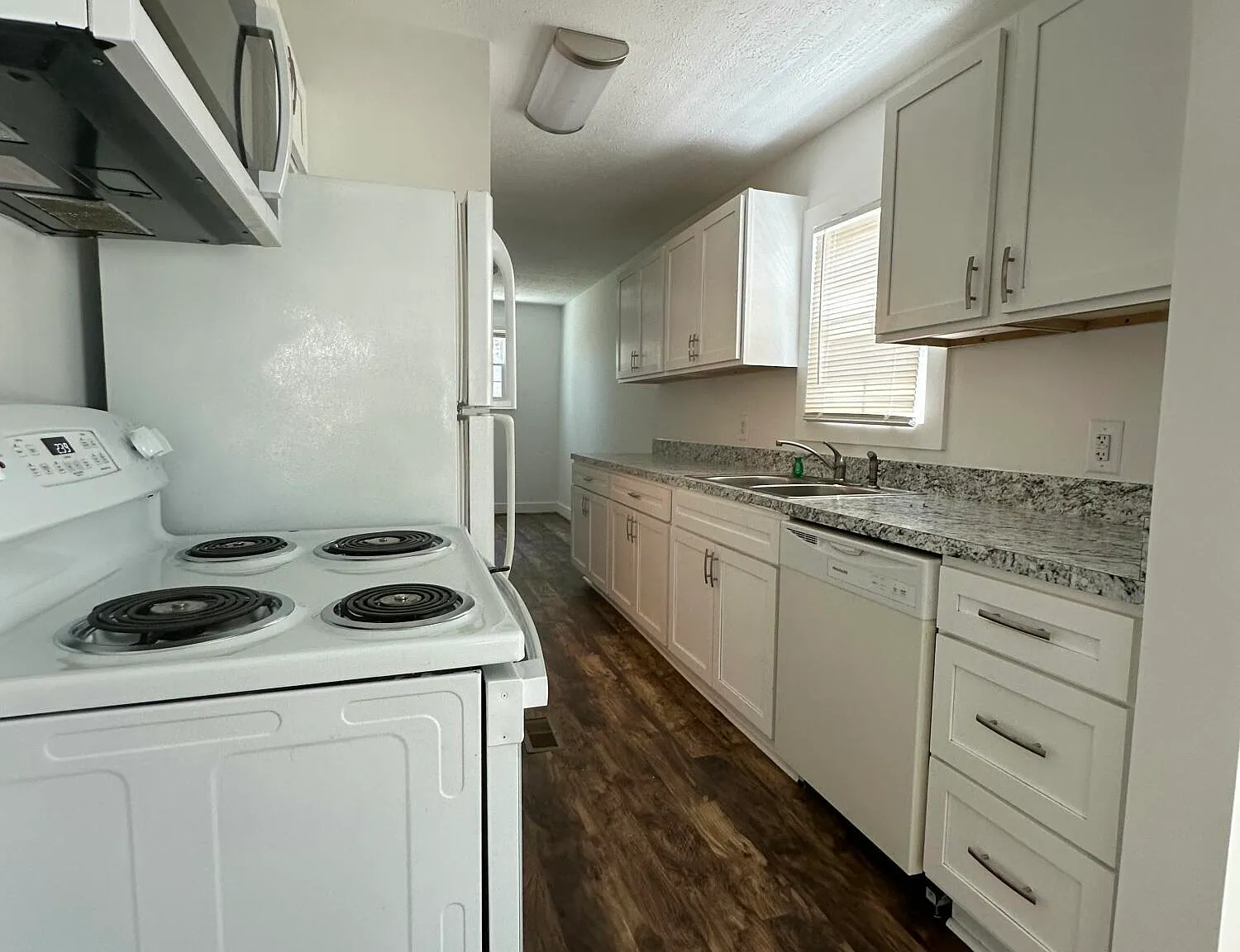 2 bed, 1.0 bath, 867 sqft, $1,500 — Photo 4