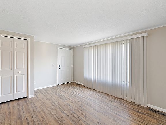 2nd image of 39471 Jefferson Ave APT 4