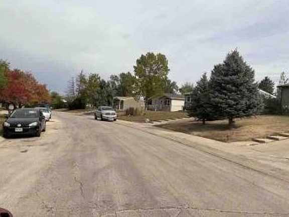 Exterior Neighborhood (street photo)