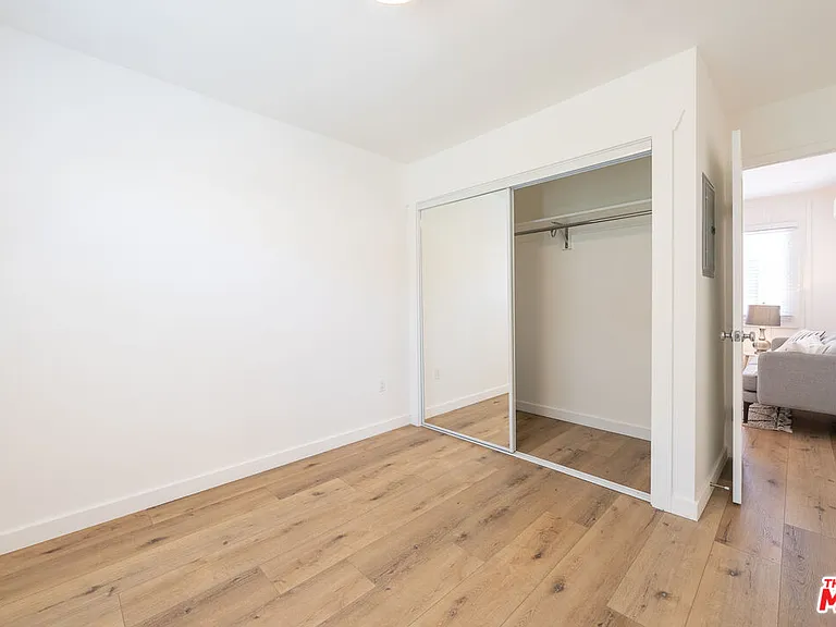 314 N Venice Blvd — Photo 17