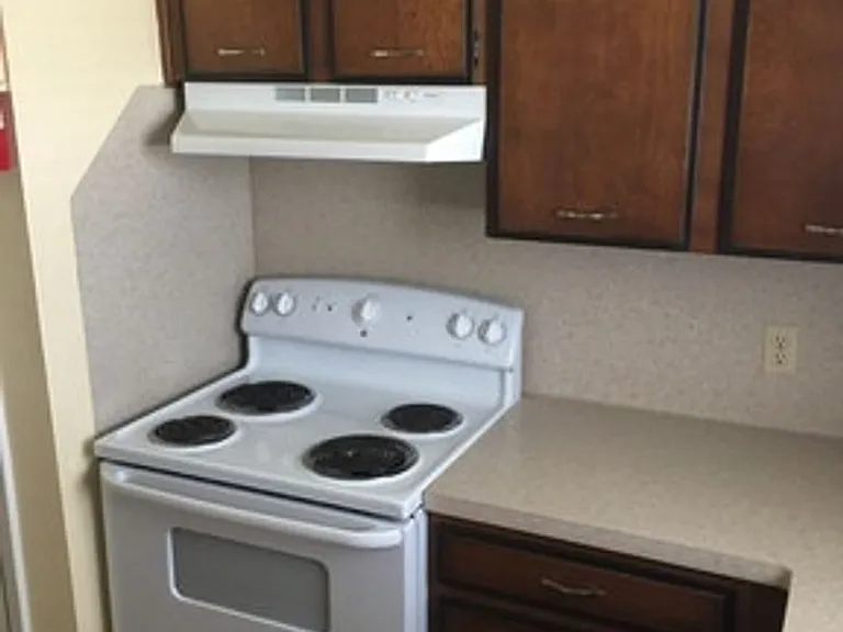 Lamplighter Apartments — Photo 4