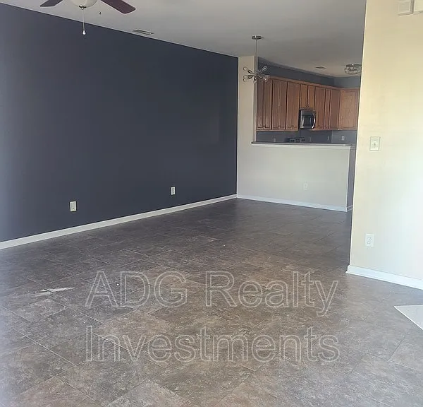12623 Shuman Ln — Photo 2