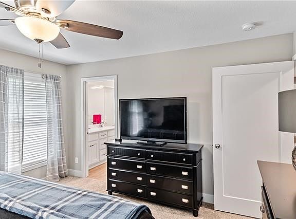 4th image of 2200 Ashford St