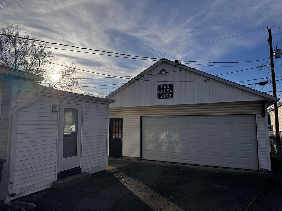 2nd image of 1069 Harwood Dr