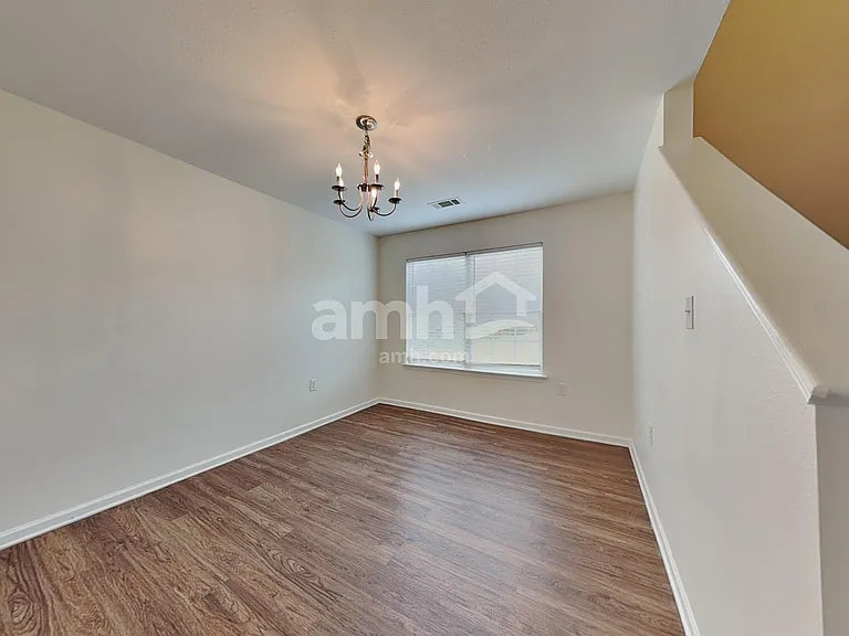 1524 Eastway Dr — Photo 7