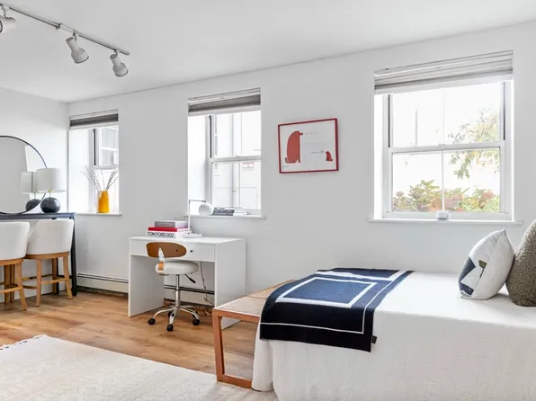 2 Arlington St APT 3, Cambridge, MA 02140