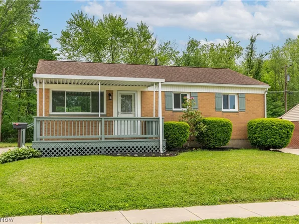 2440 Cathy Dr NE, Canton, OH 44705