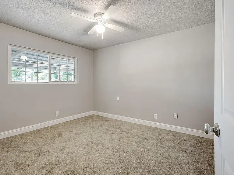 1185 Lincolnwood Cir — Photo 6