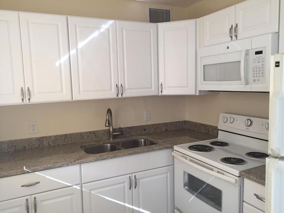 1st image of 156 Windsor Dr #G