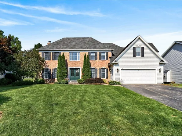 42 Saint Andrews Blvd, Fairport, NY 14450