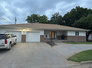 725 12th St, Hoxie, KS 67740