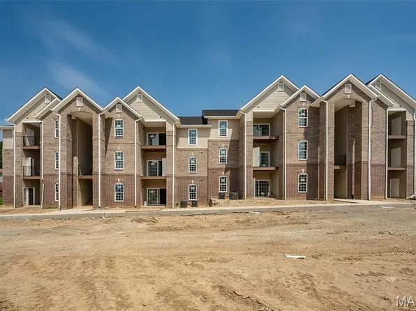235 Nest Homes Dr, Ellisville, MO 63011