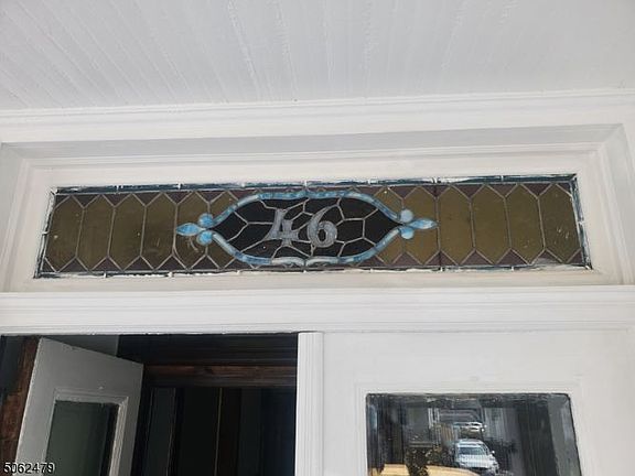 3rd image of 46 Leslie St