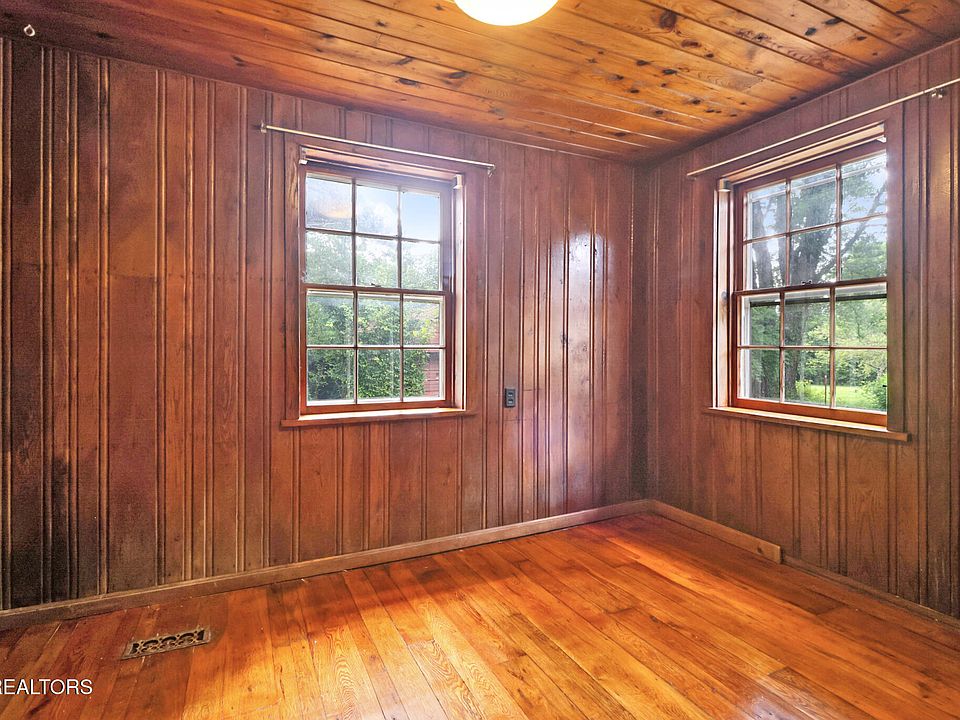 16th image of 1230 Deep Draw Rd