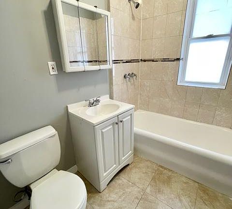 4th image of 1013 N Broad St #108