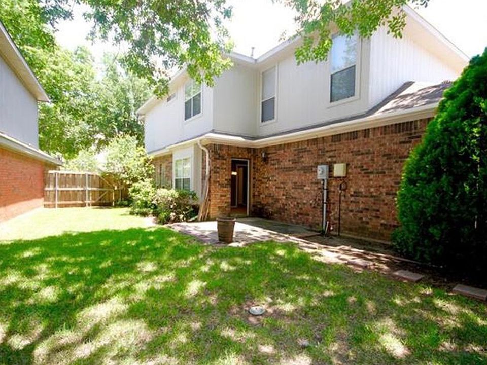 2nd image of 555 Village Green Dr