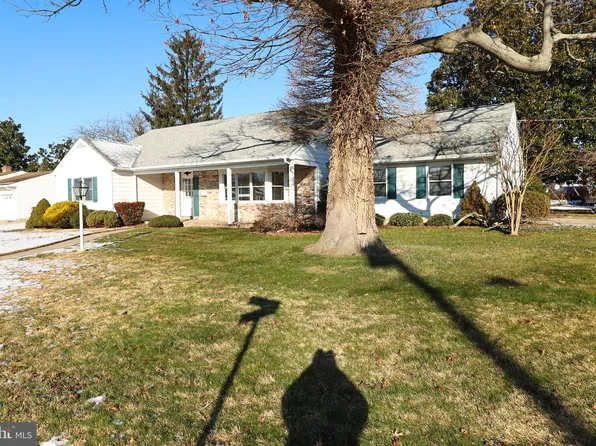 51 Maple Ct, Woodstown, NJ 08098