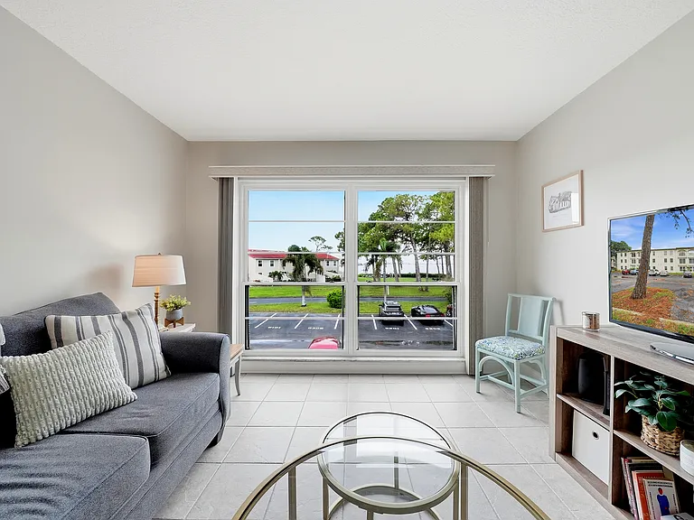 2700 Bayshore Blvd #6200 — Photo 11