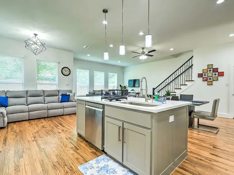 3129 Rutz St — Photo 12