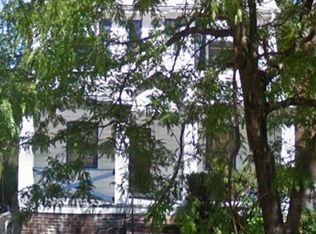 903 Selwyn Rd, Cleveland Heights, OH 44112